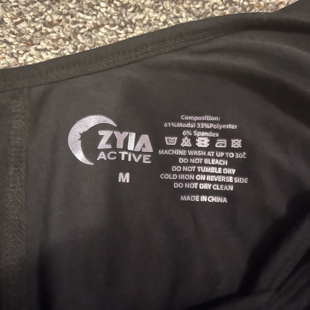 Zyia tank top, black size medium.